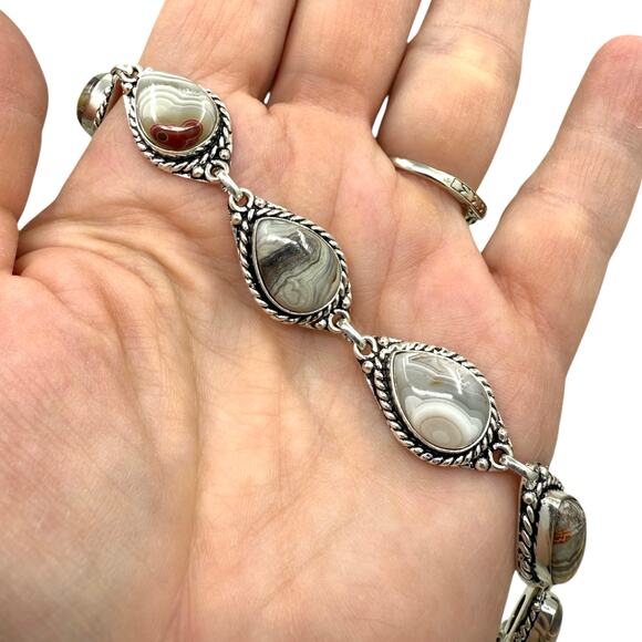 Laguna Lace Agate Bracelet Set in Silvertone Metal Toggle Clasp Handmade Artisan - Picture 2 of 6